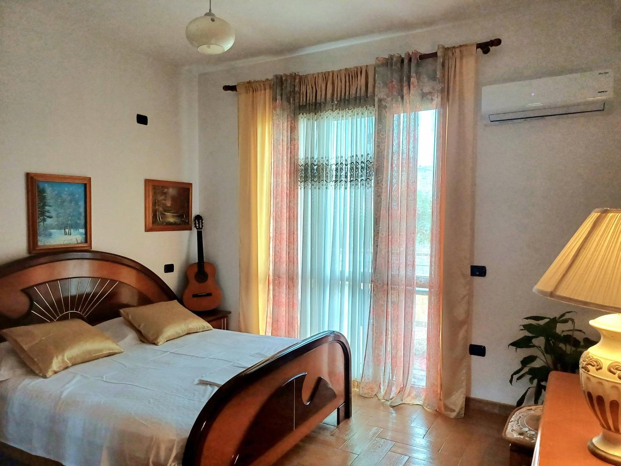 Guest Room Near Historical Center Vlorë Exteriör bild